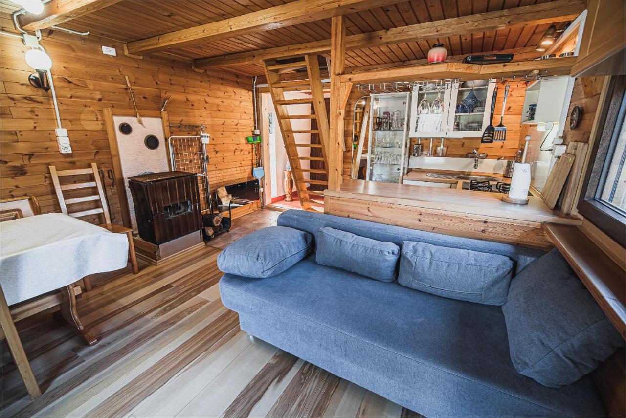 Wooden Cabin Zurej With Hot Tub Bukovje v Babni Gori Exteriör bild
