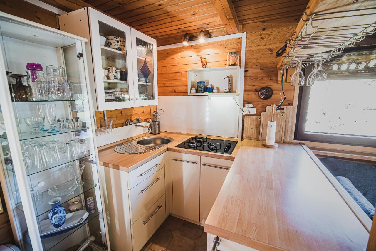 Wooden Cabin Zurej With Hot Tub Bukovje v Babni Gori Exteriör bild